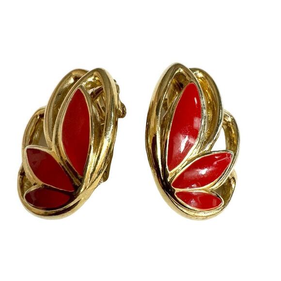Vintage Trifari Red Enamel Goldtone Clip On Earrings - Picture 4 of 9